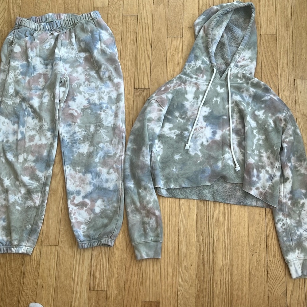 Tie Die lounge set hoodie and sweatpants from Wild Fable